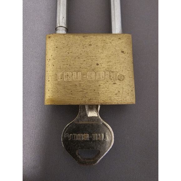 Vintage Tru-Bolt Brass 2-3/4" Longneck Padlock w/Key - Picture 5 of 6